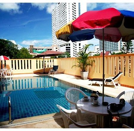 Soi2Inn Pattaya Buitenkant foto