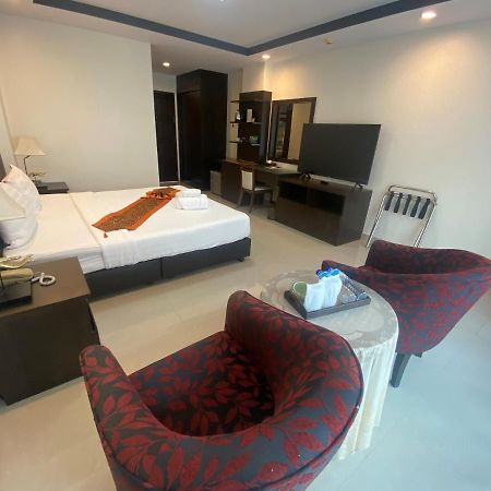 Soi2Inn Pattaya Buitenkant foto