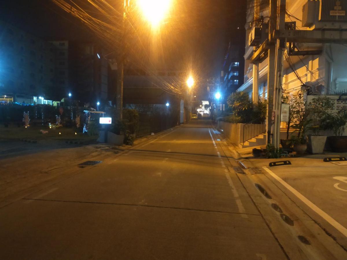 Soi2Inn Pattaya Buitenkant foto