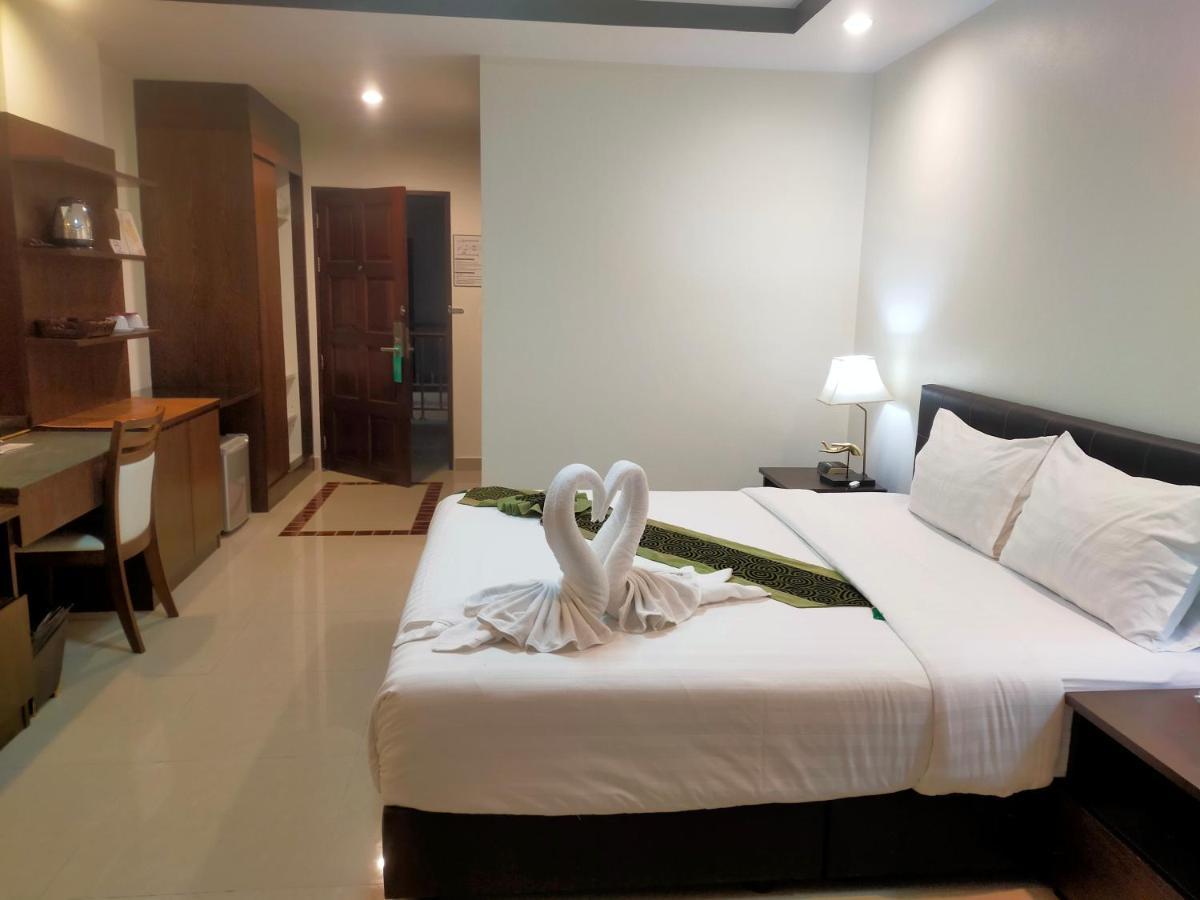 Soi2Inn Pattaya Buitenkant foto