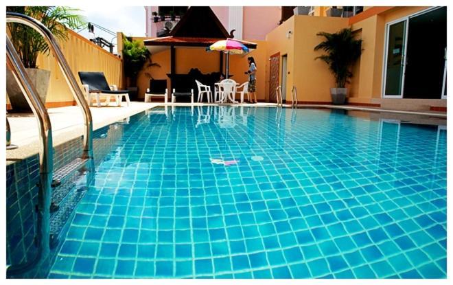 Soi2Inn Pattaya Buitenkant foto