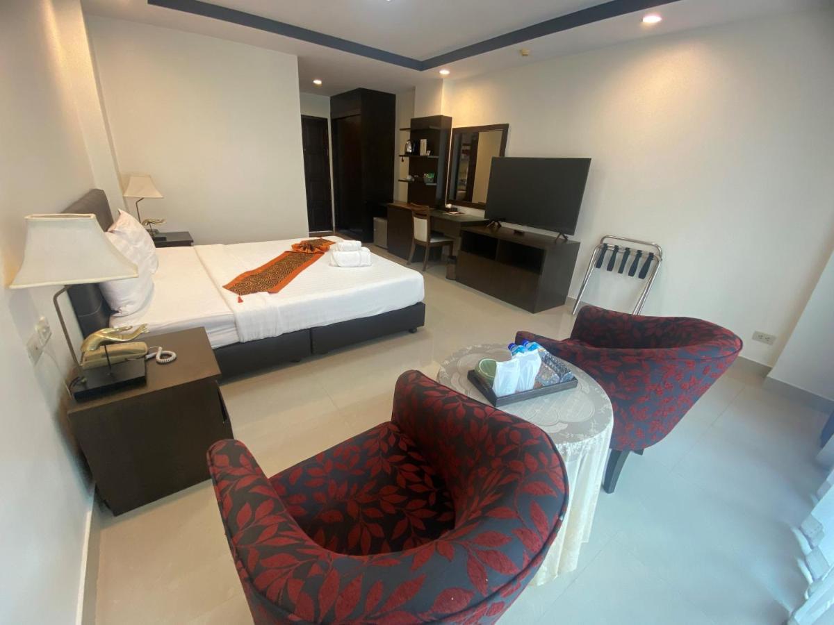 Soi2Inn Pattaya Buitenkant foto